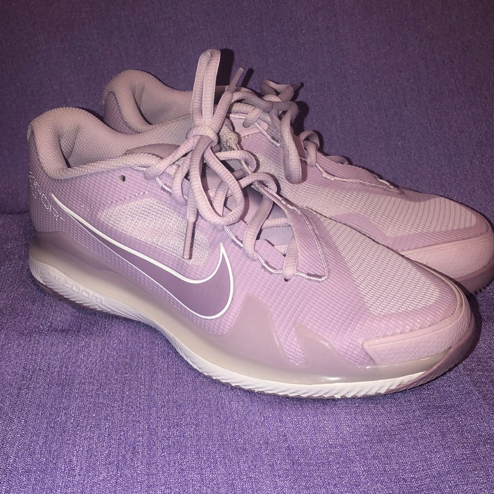 Used Women’s NikeCourt Air Zoom Vapor Pro Doll Amethyst Wave Size 8 CZ0222-555